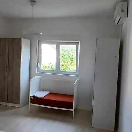 Sara * Mostar